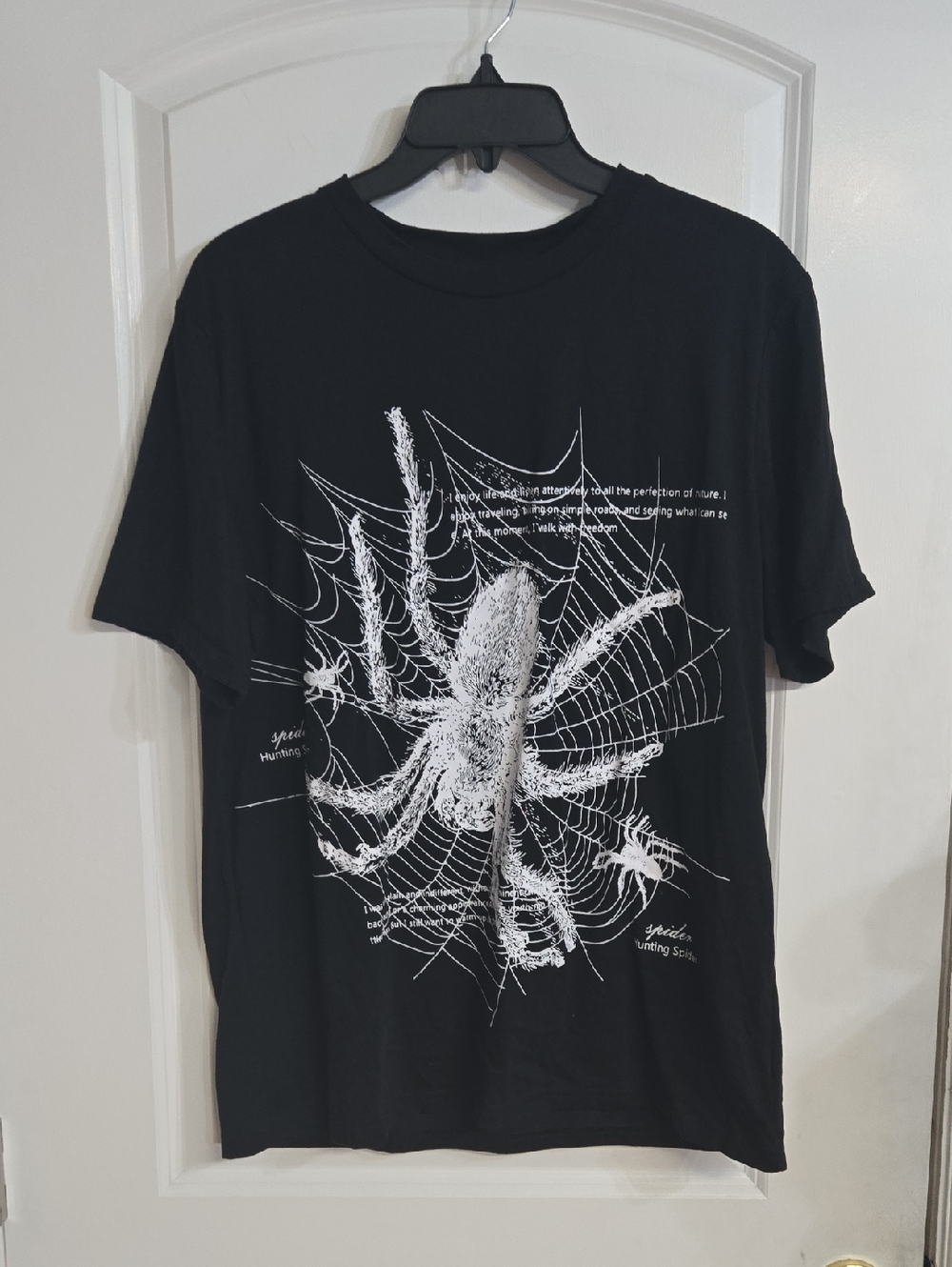 NWOT Black Graphic Spider Web Short-Sleeve Men's T-Shirt Romwe Large
